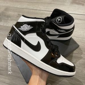 Air Jordan 1 Mid Black/White